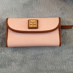 Dooney&Bourke Pink wallet